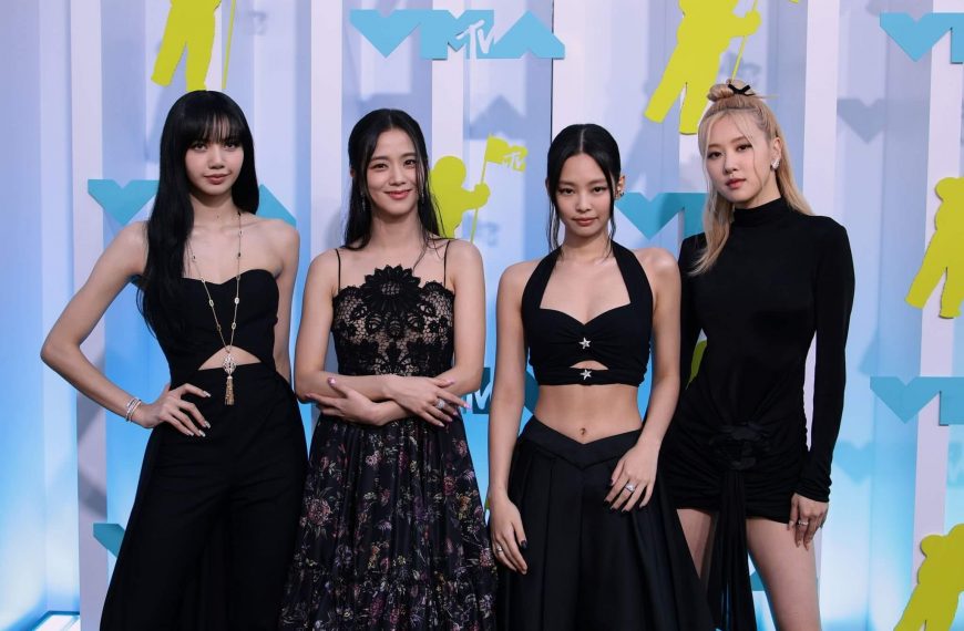 Lisa, Jisoo, Jennie and Rosé of BLACKPINK - 2022 MTV Video Music Awards