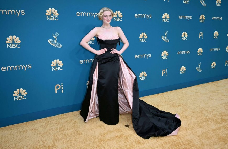 Elle Fanning - 74th Primetime Emmy Awards