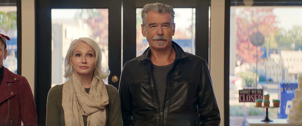 Lilly (Ellen Barkin) and Billy (Pierce Brosnan) in The Out-Laws.