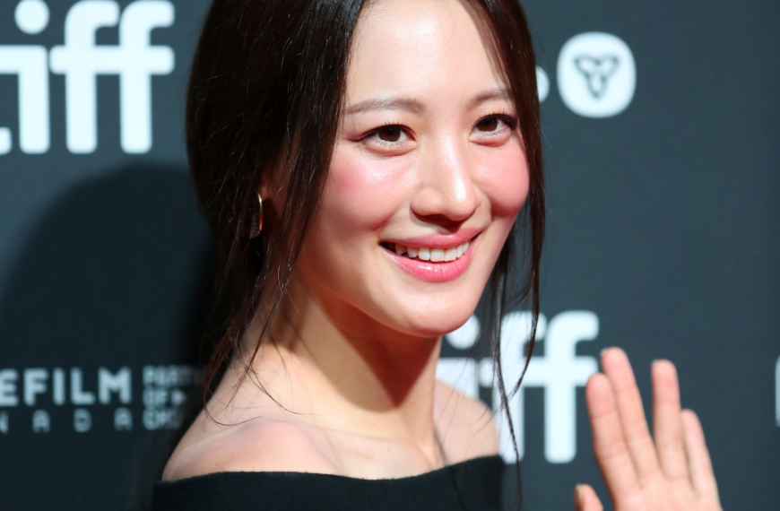 Claudia Kim (Kim Soo Hyun)